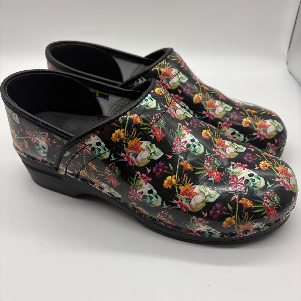 BJORK Swedish Comfort Professional‎ Womens EU 40 US 9-9.5 Clogs Black Skull